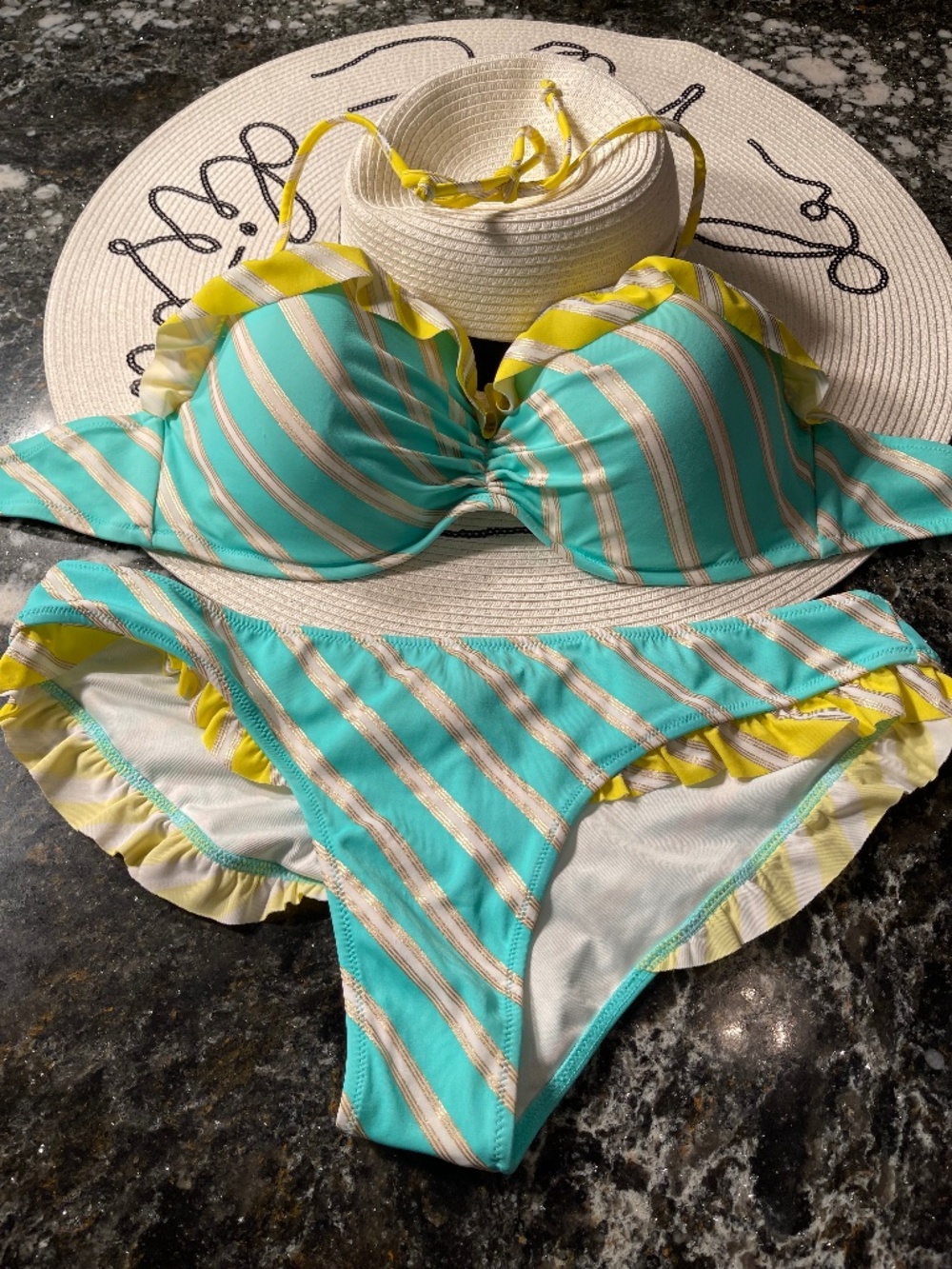 EUC Victoria secrets bikini bandeau 34DD and M bottoms